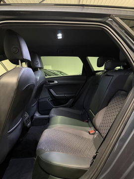 SEAT Leon Sportstourer Seat Leon 1.5 eTSI FR 150PK Virtual Carplay Camera Trekhaak Winterpack