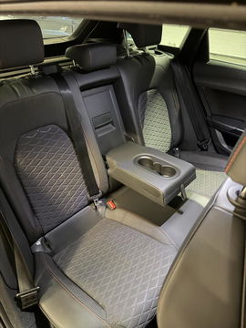 SEAT Leon Sportstourer Seat Leon 1.5 eTSI FR 150PK Virtual Carplay Camera Trekhaak Winterpack