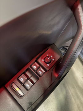 SEAT Leon Sportstourer Seat Leon 1.5 eTSI FR 150PK Virtual Carplay Camera Trekhaak Winterpack