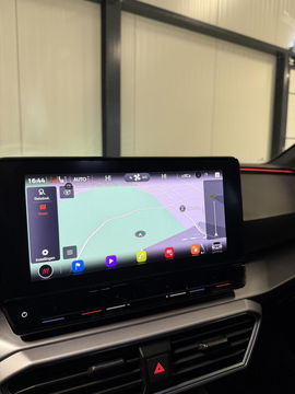 SEAT Leon Sportstourer Seat Leon 1.5 eTSI FR 150PK Virtual Carplay Camera Trekhaak Winterpack