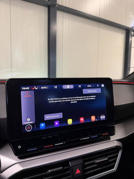 SEAT Leon Sportstourer Seat Leon 1.5 eTSI FR 150PK Virtual Carplay Camera Trekhaak Winterpack