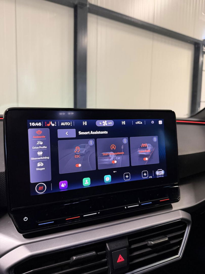 SEAT Leon Sportstourer Seat Leon 1.5 eTSI FR 150PK Virtual Carplay Camera Trekhaak Winterpack