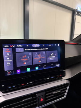 SEAT Leon Sportstourer Seat Leon 1.5 eTSI FR 150PK Virtual Carplay Camera Trekhaak Winterpack