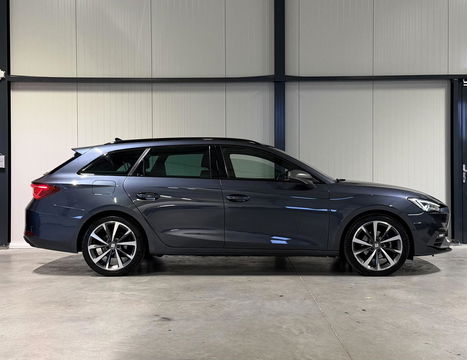 SEAT Leon Sportstourer Seat Leon 1.5 eTSI FR 150PK Virtual Carplay Camera Trekhaak Winterpack