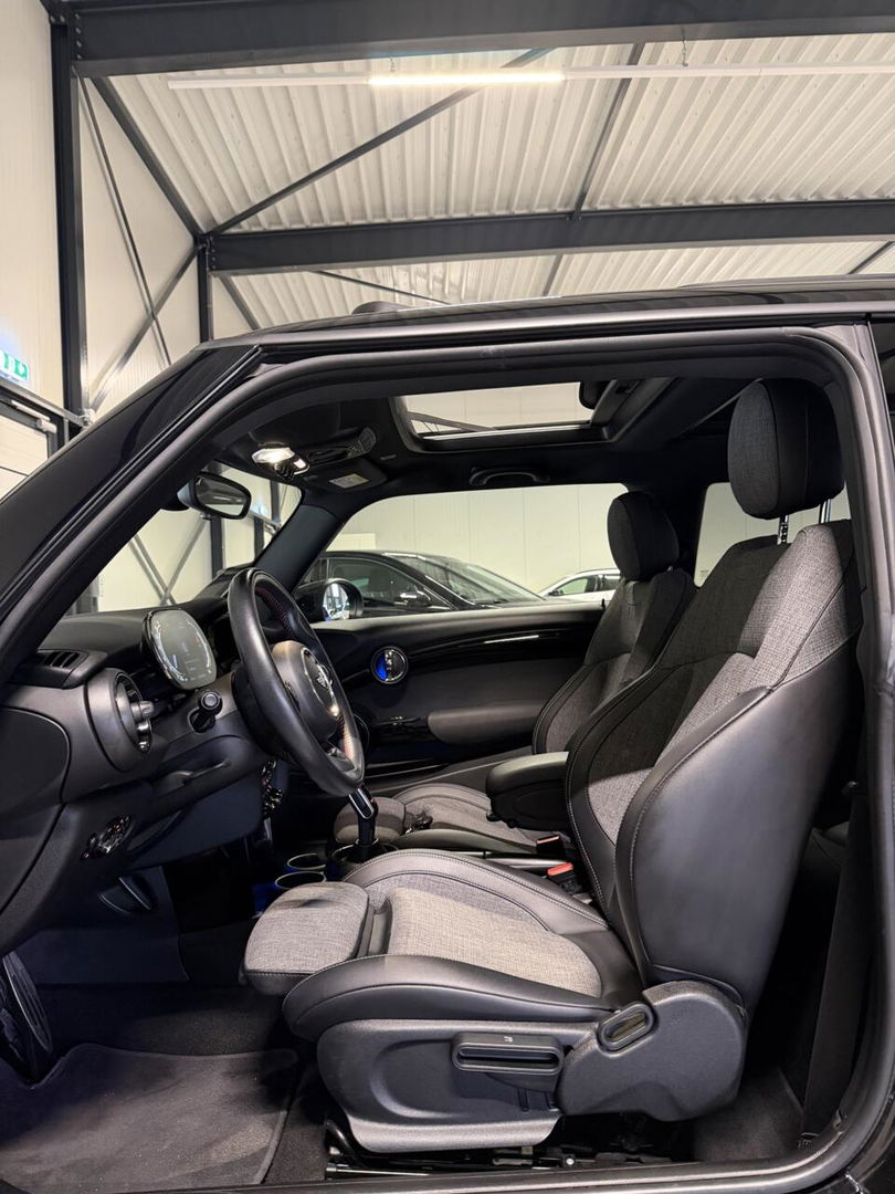MINI Cooper Mini 1.5 136PK Dalston edition JCW-pack Pano Carplay