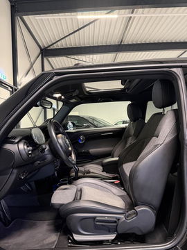 MINI Cooper Mini 1.5 136PK Dalston edition JCW-pack Pano Carplay