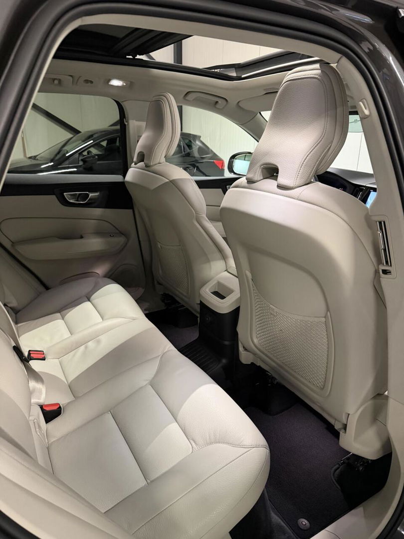 Volvo XC60 2.0 Recharge T6 AWD Inscription Pano H&K Trekhaak