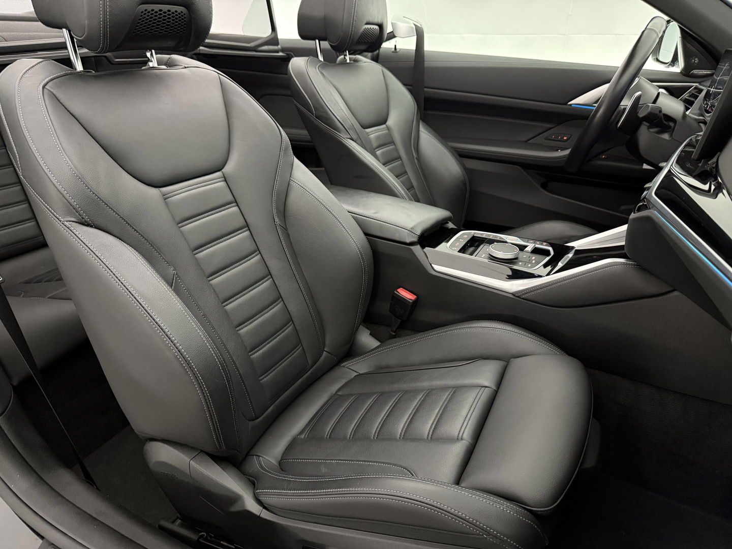 BMW 4 Serie M440i xDrive 374PK M-pakket High Executive | Cabrio | BMW Laser | Memory | Curved Display | H/K | HuD | Sfeer | 360°