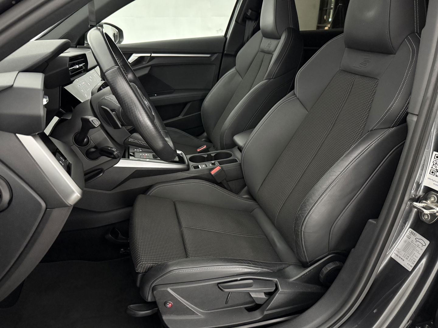 Audi A3 30TFSI S-Line | Virtual | Carplay | Stoelverw. | Navi | Parkeersens. | NAP