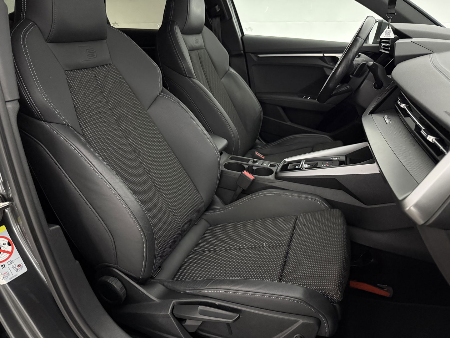 Audi A3 30TFSI S-Line | Virtual | Carplay | Stoelverw. | Navi | Parkeersens. | NAP