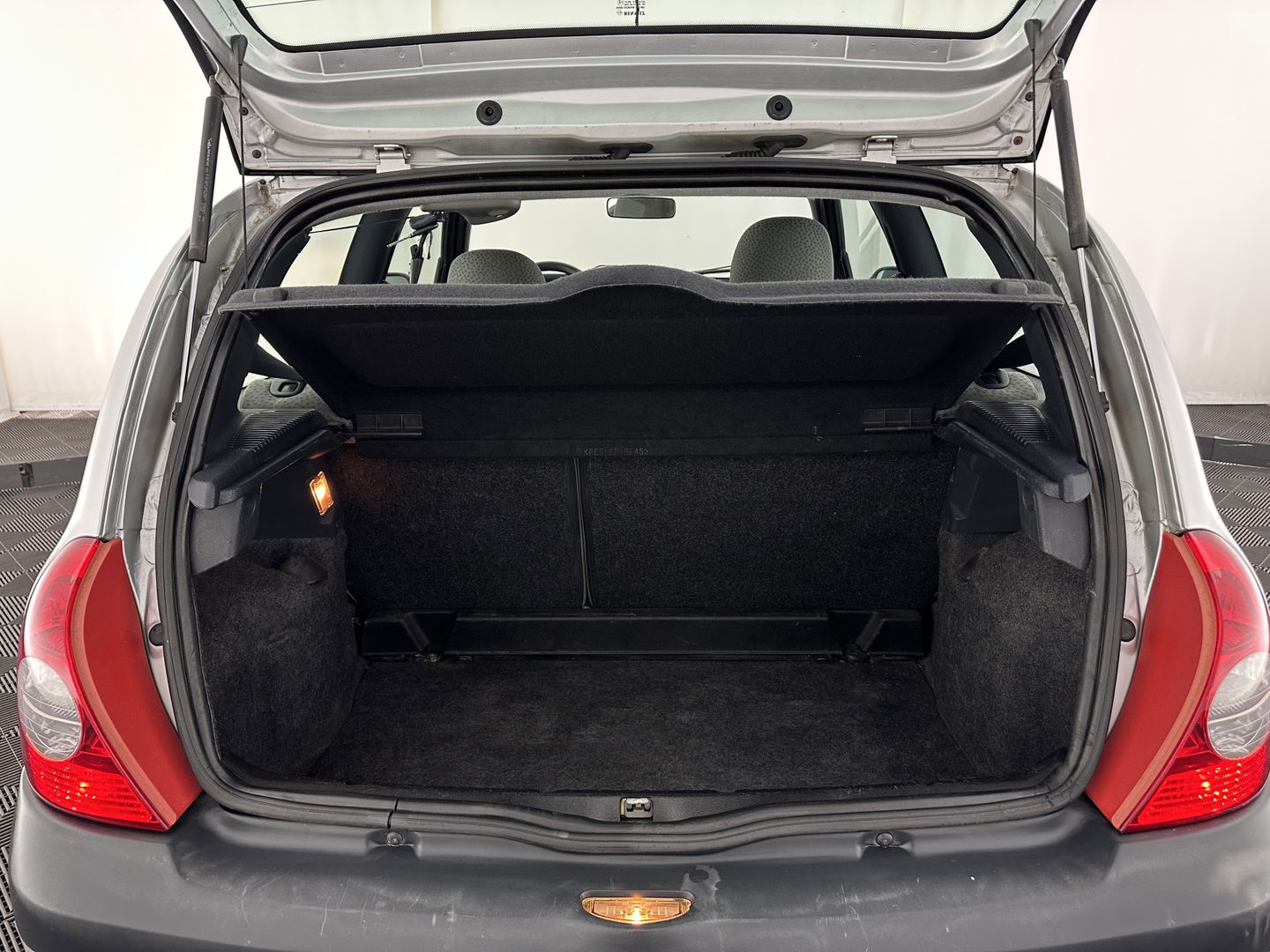 Renault Clio 1.2-16V Community *AIRCO | COMFORTS-SEATS | RADIO-CD*