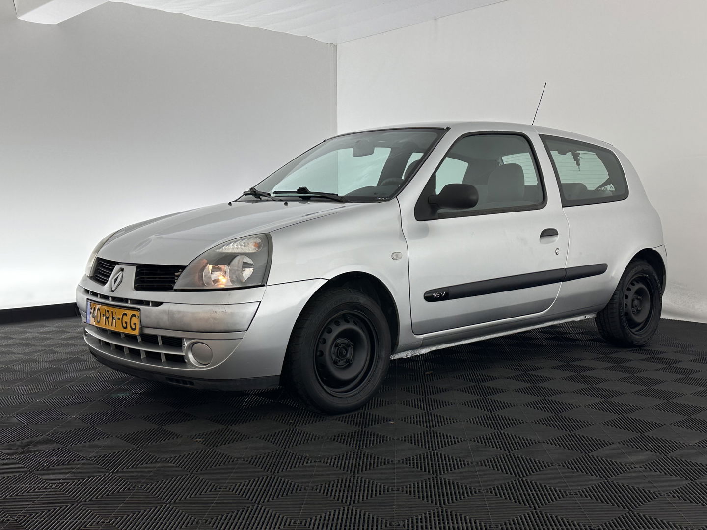 Renault Clio 1.2-16V Community *AIRCO | COMFORTS-SEATS | RADIO-CD*