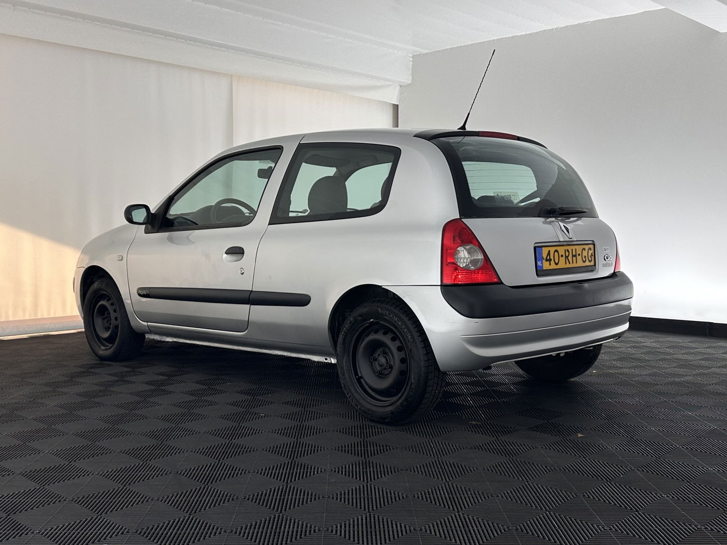 Renault Clio 1.2-16V Community *AIRCO | COMFORTS-SEATS | RADIO-CD*