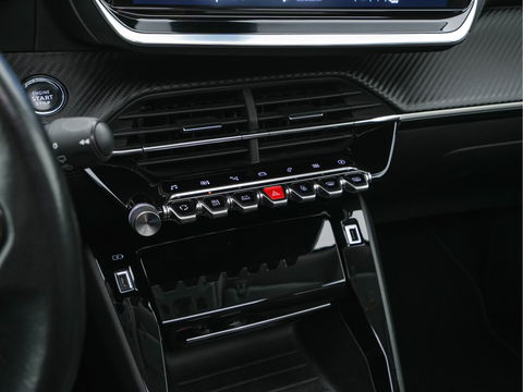 Peugeot e-2008 EV Allure 50 kWh [ 3-Fase ] {SOH-84%} (INCL-BTW) *PANO | LEATHER-FABRIC | FULL-LED | SPORT-SEATS | DIGI-COCKPIT | CAMERA | KEYLESS | PRIVACY-GLASS | DAB+ | NAVI-FULLMAP | ECC | CARPLAY | LANE-ASSIST | PDC | CRUISE | 17''ALU*