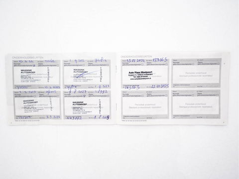 Peugeot e-2008 EV Allure 50 kWh [ 3-Fase ] {SOH-84%} (INCL-BTW) *PANO | LEATHER-FABRIC | FULL-LED | SPORT-SEATS | DIGI-COCKPIT | CAMERA | KEYLESS | PRIVACY-GLASS | DAB+ | NAVI-FULLMAP | ECC | CARPLAY | LANE-ASSIST | PDC | CRUISE | 17''ALU*