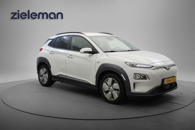 Hyundai Kona - Electric Fashion 64 kWh - Stoelverw. Camera, Half Leer, Headup Display, SOH 100%