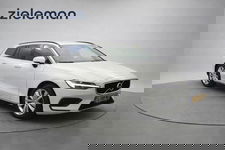 Volvo V60 - 2.0 B3 Momentum Business Automaat - Carplay, Digital Cockpit