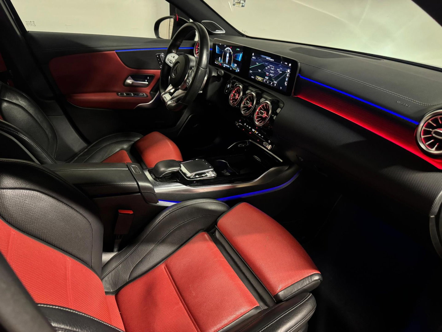 Mercedes-Benz A-Klasse AMG 35 4MATIC Edition 1 PANO KEYLESS CAM