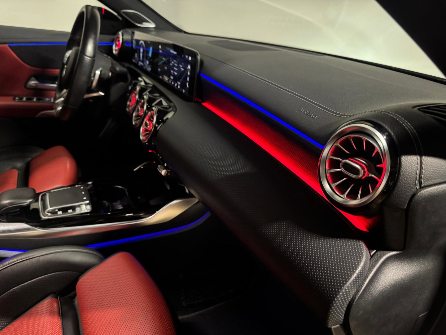 Mercedes-Benz A-Klasse AMG 35 4MATIC Edition 1 PANO KEYLESS CAM