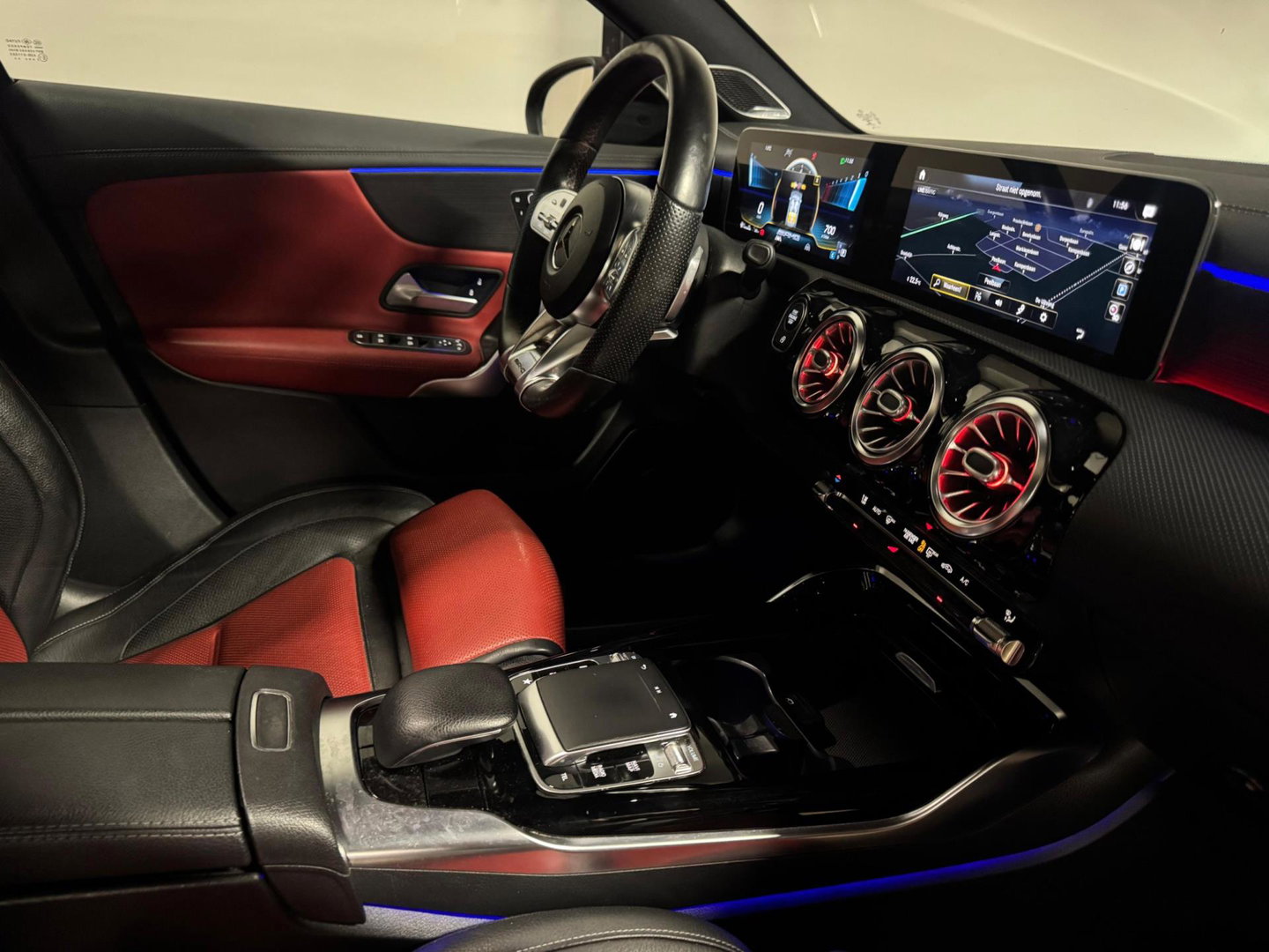 Mercedes-Benz A-Klasse AMG 35 4MATIC Edition 1 PANO KEYLESS CAM