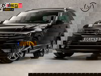 Volkswagen Tiguan - 1.5 TSI ACT R-Line Highline 150Pk Automaat (PANORAMADAK, DIGITAL COCKPIT, APPLE CARPLAY, ELEK SPORTSTOELEN, LEDER, STOELVERWARMING, CAMERA, GETINT GLAS, KEYLESS, LED, ELEK ACHTERKLEP, PARKEER ASSISTENT, NIEUWSTAAT)