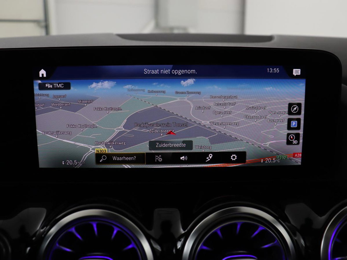 Mercedes-Benz GLA 200 Business Solution AMG | Panoramadak | Carplay | Matrix LED | Stoelverwarming | Trekhaak | Memory | Leder/Alcantara | Navigatie | Park Assist