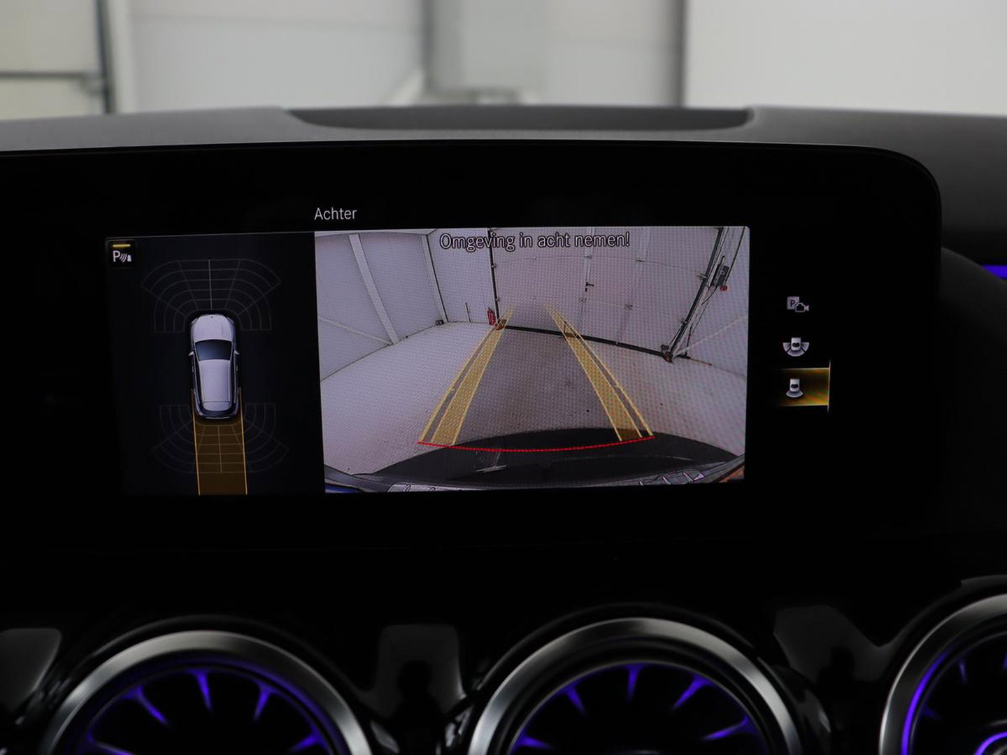 Mercedes-Benz GLA 200 Business Solution AMG | Panoramadak | Carplay | Matrix LED | Stoelverwarming | Trekhaak | Memory | Leder/Alcantara | Navigatie | Park Assist