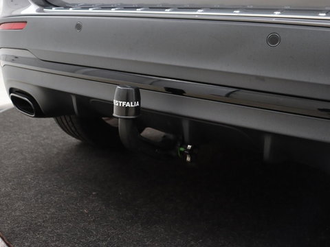 Mercedes-Benz GLA 200 Business Solution AMG | Panoramadak | Carplay | Matrix LED | Stoelverwarming | Trekhaak | Memory | Leder/Alcantara | Navigatie | Park Assist