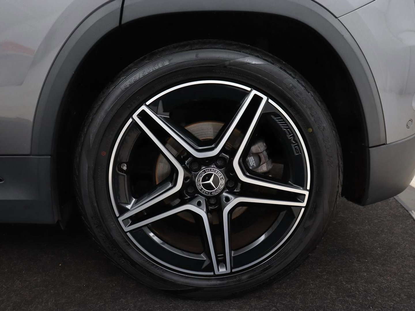 Mercedes-Benz GLA 200 Business Solution AMG | Panoramadak | Carplay | Matrix LED | Stoelverwarming | Trekhaak | Memory | Leder/Alcantara | Navigatie | Park Assist