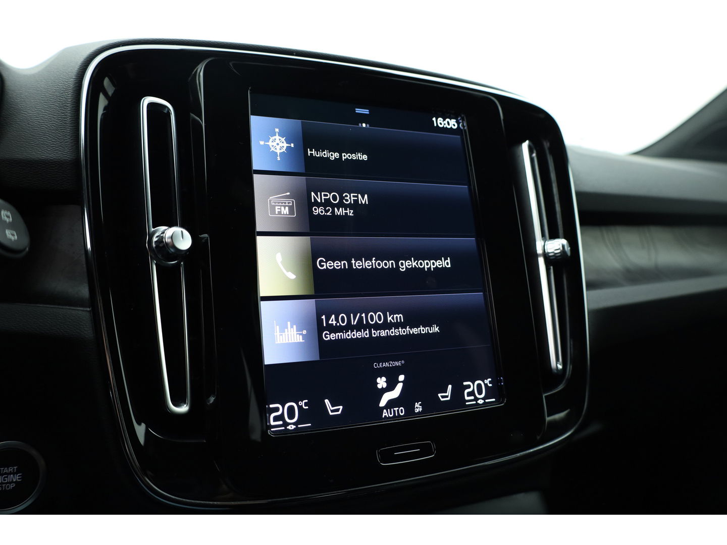 Volvo XC40 1.5 T4 Plug-in hybrid Core Bright | Adap. Cruise | Stoel+  stuurverw. | Dodehoek | Camera | 19 inch |