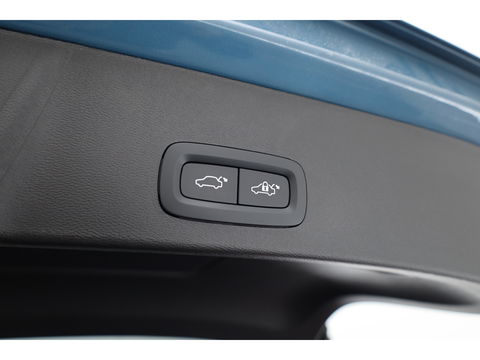 Volvo XC40 1.5 T4 Plug-in hybrid Core Bright | Adap. Cruise | Stoel+  stuurverw. | Dodehoek | Camera | 19 inch |