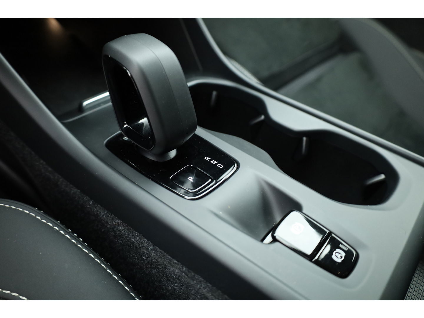 Volvo XC40 1.5 T4 Plug-in hybrid Core Bright | Adap. Cruise | Stoel+  stuurverw. | Dodehoek | Camera | 19 inch |