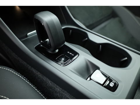 Volvo XC40 1.5 T4 Plug-in hybrid Core Bright | Adap. Cruise | Stoel+  stuurverw. | Dodehoek | Camera | 19 inch |