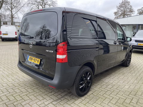 Mercedes-Benz Vito 116 CDI automaat rolstoelbus / speciaal gebouwd voor rolstoel bestuurder / € 27.950 marge / zwart metallic / lift / hand gas en rem / airco / cruise control / euro 6 diesel