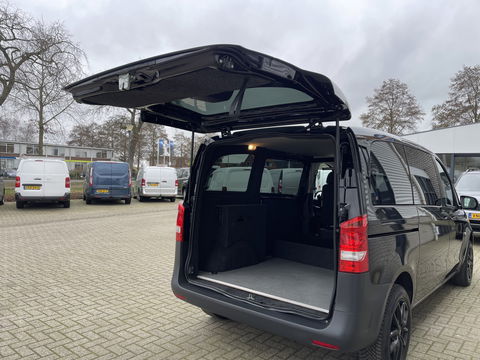 Mercedes-Benz Vito 116 CDI automaat rolstoelbus / speciaal gebouwd voor rolstoel bestuurder / € 27.950 marge / zwart metallic / lift / hand gas en rem / airco / cruise control / euro 6 diesel