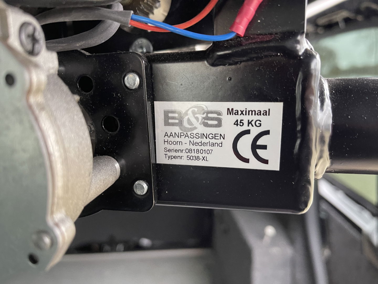 Mercedes-Benz Vito 116 CDI automaat rolstoelbus / speciaal gebouwd voor rolstoel bestuurder / € 27.950 marge / zwart metallic / lift / hand gas en rem / airco / cruise control / euro 6 diesel