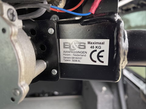 Mercedes-Benz Vito 116 CDI automaat rolstoelbus / speciaal gebouwd voor rolstoel bestuurder / € 27.950 marge / zwart metallic / lift / hand gas en rem / airco / cruise control / euro 6 diesel