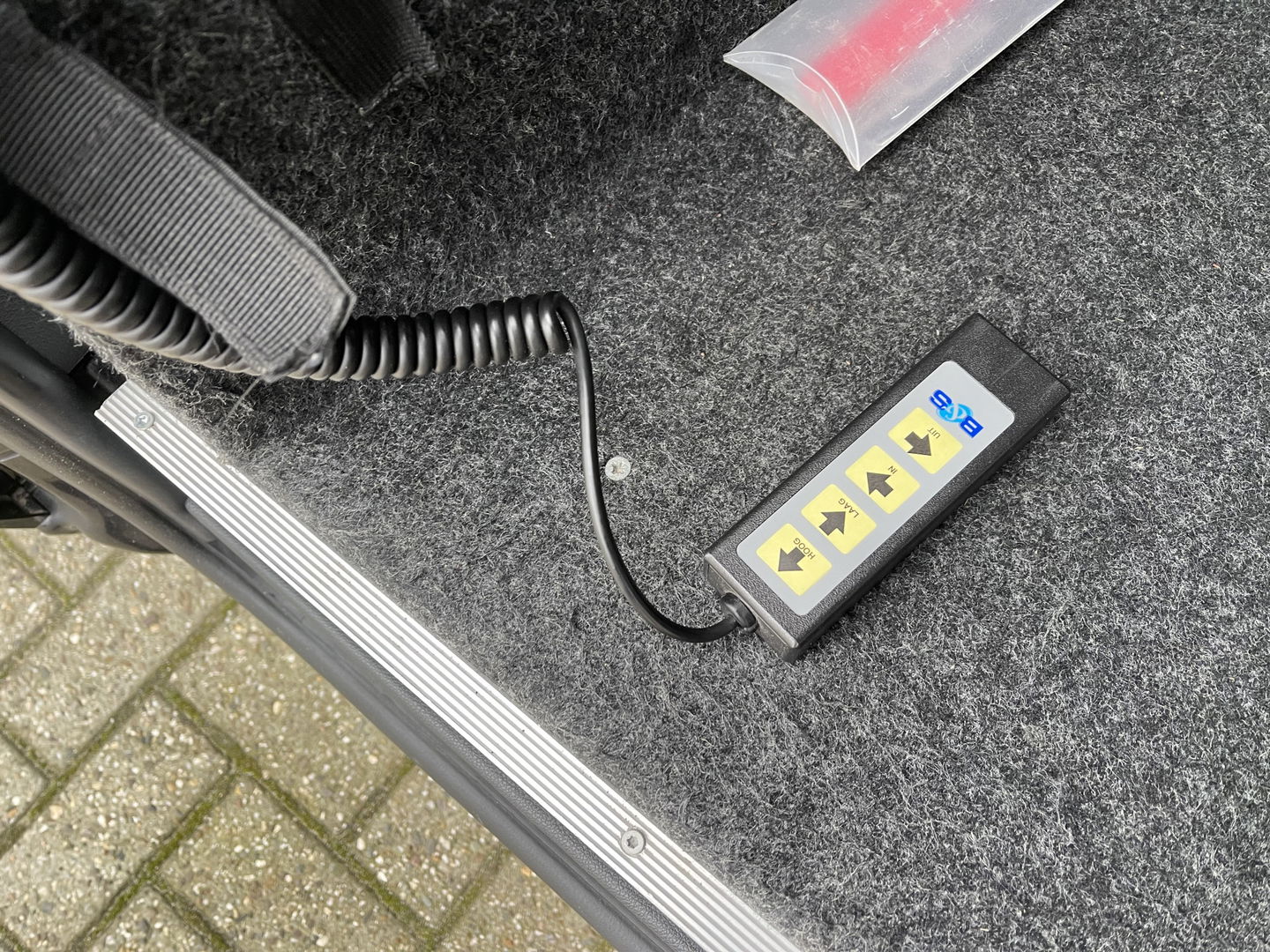 Mercedes-Benz Vito 116 CDI automaat rolstoelbus / speciaal gebouwd voor rolstoel bestuurder / € 27.950 marge / zwart metallic / lift / hand gas en rem / airco / cruise control / euro 6 diesel