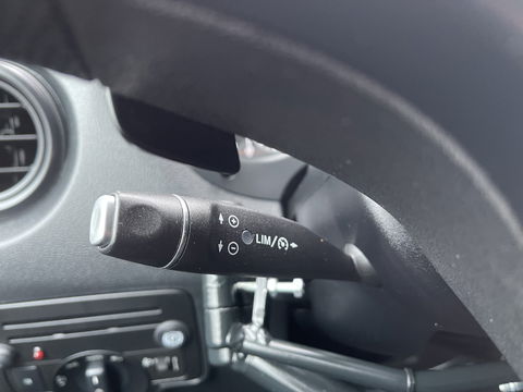 Mercedes-Benz Vito 116 CDI automaat rolstoelbus / speciaal gebouwd voor rolstoel bestuurder / € 27.950 marge / zwart metallic / lift / hand gas en rem / airco / cruise control / euro 6 diesel