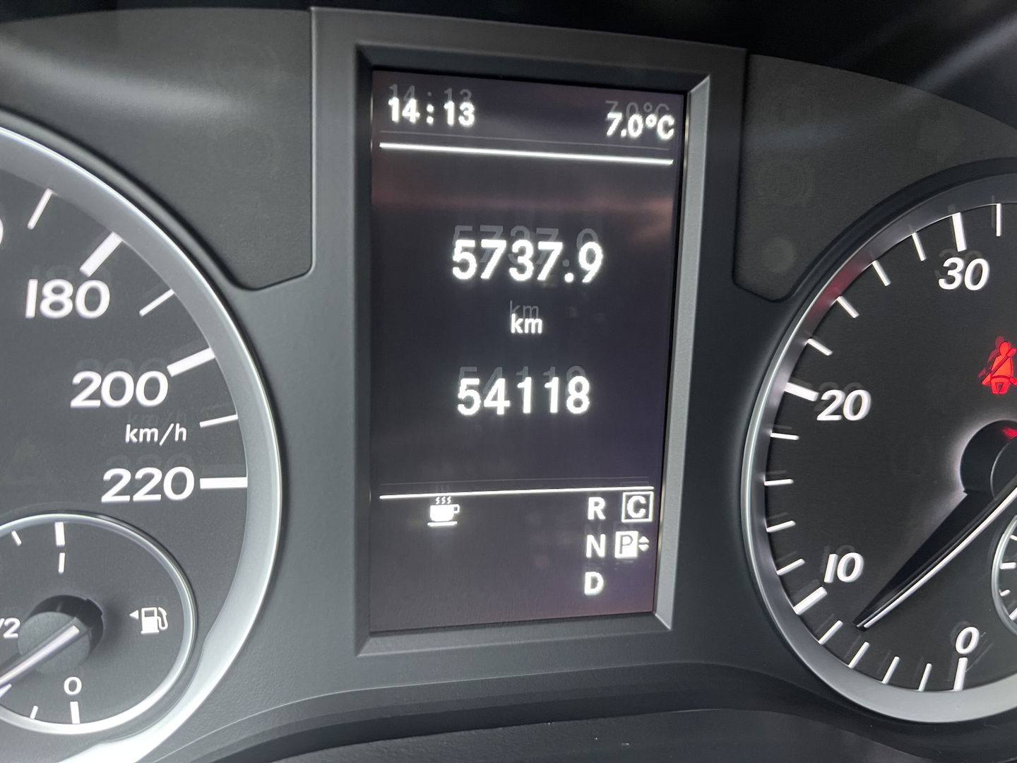 Mercedes-Benz Vito 116 CDI automaat rolstoelbus / speciaal gebouwd voor rolstoel bestuurder / € 27.950 marge / zwart metallic / lift / hand gas en rem / airco / cruise control / euro 6 diesel