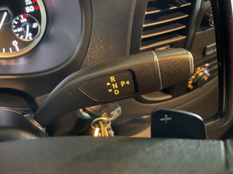 Mercedes-Benz Vito 116 CDI automaat rolstoelbus / speciaal gebouwd voor rolstoel bestuurder / € 27.950 marge / zwart metallic / lift / hand gas en rem / airco / cruise control / euro 6 diesel