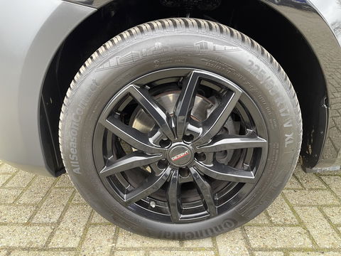 Mercedes-Benz Vito 116 CDI automaat rolstoelbus / speciaal gebouwd voor rolstoel bestuurder / € 27.950 marge / zwart metallic / lift / hand gas en rem / airco / cruise control / euro 6 diesel