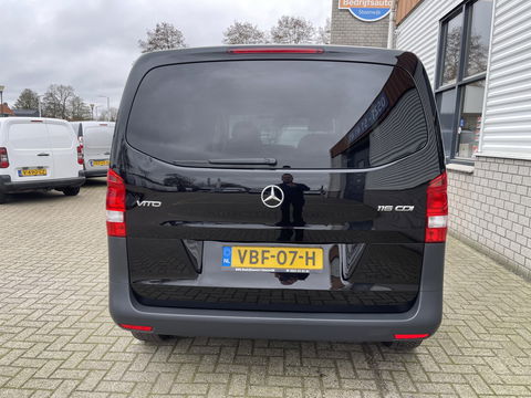 Mercedes-Benz Vito 116 CDI automaat rolstoelbus / speciaal gebouwd voor rolstoel bestuurder / € 27.950 marge / zwart metallic / lift / hand gas en rem / airco / cruise control / euro 6 diesel