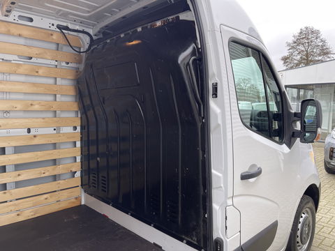 Opel Movano 2.3 Turbo 136pk L2H2 / vaste prijs rijklaar € 14.950 ex btw / euro 6 / bpm vrij / trekhaak 2500 kg / pdc achter / airco / cruise control / bijrijdersbank