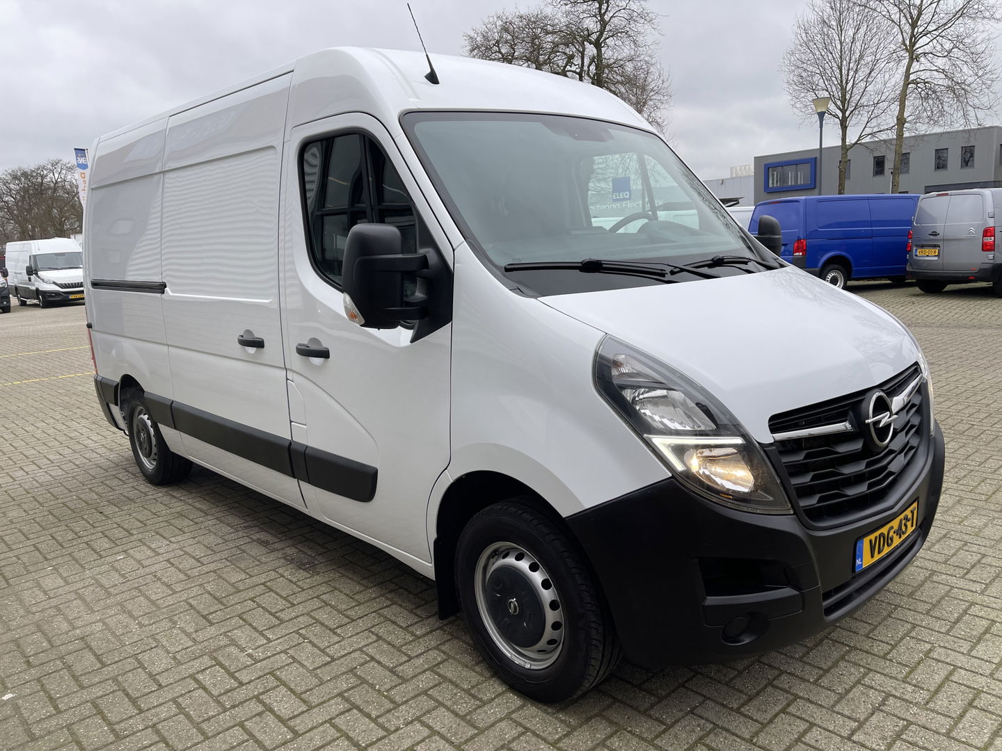 Opel Movano 2.3 Turbo 136pk L2H2 / vaste prijs rijklaar € 14.950 ex btw / euro 6 / bpm vrij / trekhaak 2500 kg / pdc achter / airco / cruise control / bijrijdersbank