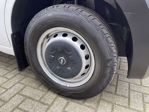 Opel Movano 2.3 Turbo 136pk L2H2 / vaste prijs rijklaar € 14.950 ex btw / euro 6 / bpm vrij / trekhaak 2500 kg / pdc achter / airco / cruise control / bijrijdersbank