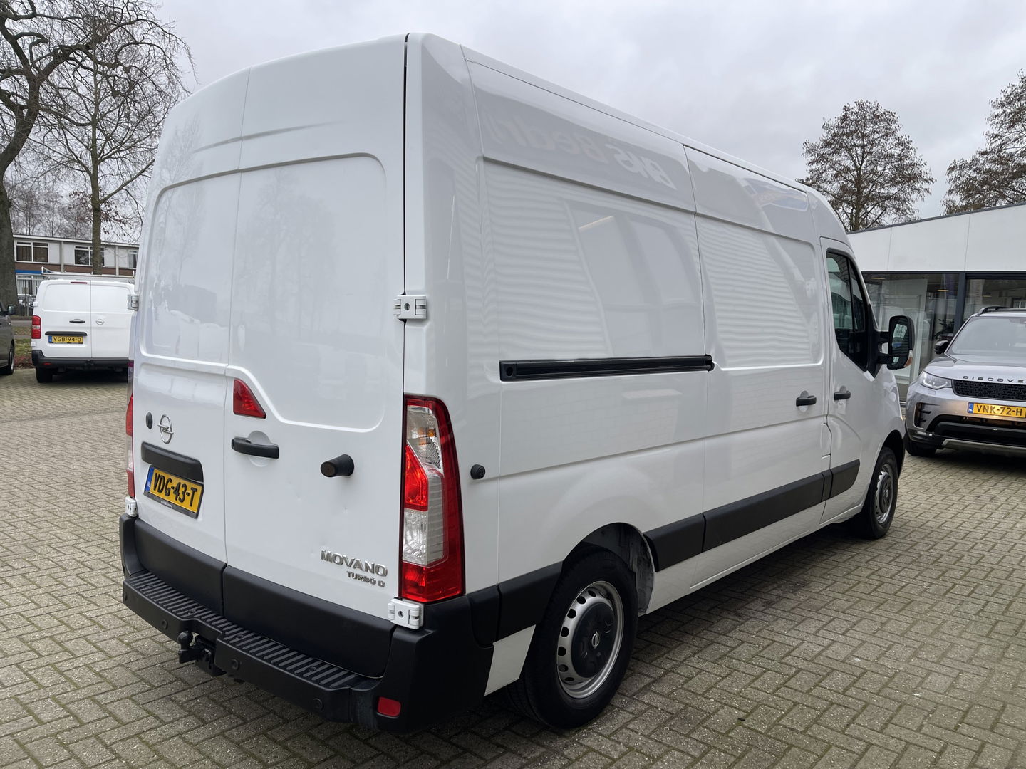Opel Movano 2.3 Turbo 136pk L2H2 / vaste prijs rijklaar € 14.950 ex btw / euro 6 / bpm vrij / trekhaak 2500 kg / pdc achter / airco / cruise control / bijrijdersbank