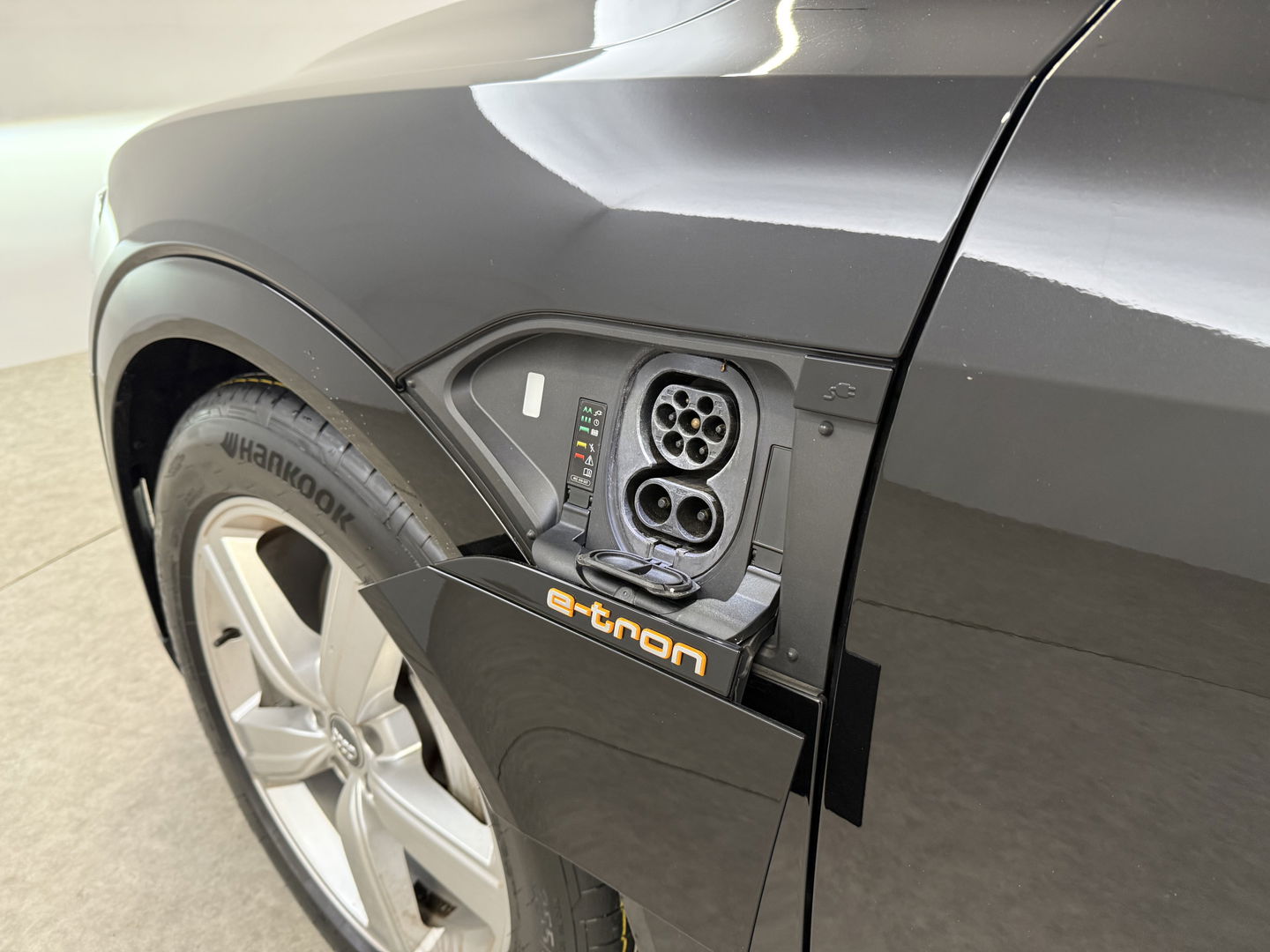 Audi e-tron 50 Quattro Launch edition 71 kWh | SOH 94% | Snelladen | Pano | Sfeer | Memory | Virtual | 360° | Adap.Cruise | Keyless | Carplay