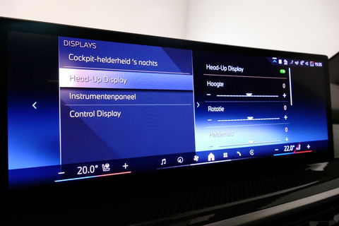 BMW X5 xDrive50e / Orig. Nederlands / Maxton Design Bodykit V.2 / Skylounge Panoramadak / Stoelkoeling & -verwarming / Elektr. verstelbare voorstoelen + memory / Carbon Interieurdelen / Harman Kardon Surround Sound / Ambienteverlichting / Softclose / HUD BMW Pro