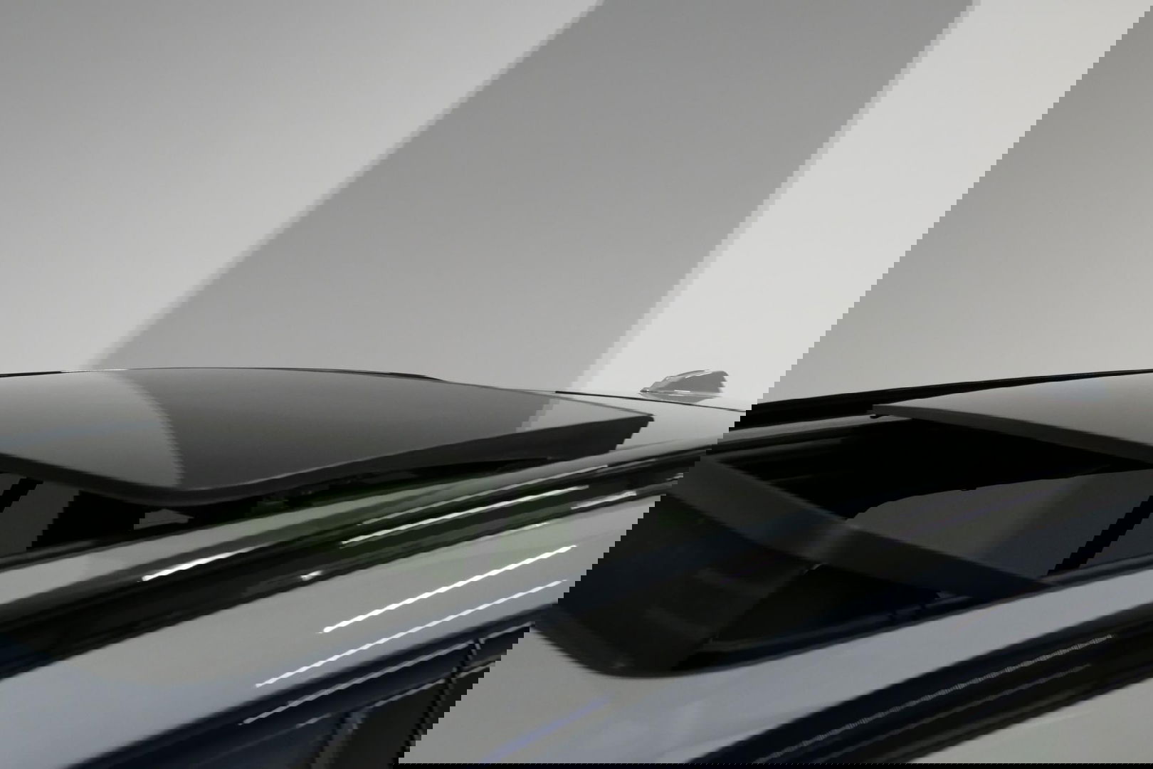 BMW X5 xDrive50e / Orig. Nederlands / Maxton Design Bodykit V.2 / Skylounge Panoramadak / Stoelkoeling & -verwarming / Elektr. verstelbare voorstoelen + memory / Carbon Interieurdelen / Harman Kardon Surround Sound / Ambienteverlichting / Softclose / HUD BMW Pro